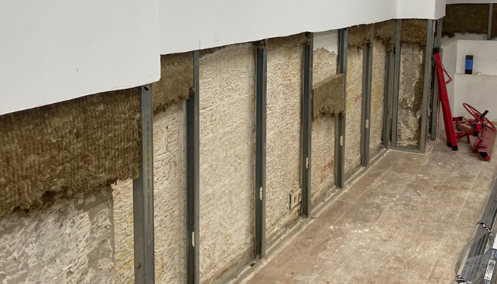 ISOLANA Montcada ayuda a reparar academia dañada por la DANA